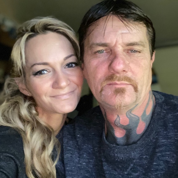 Meet your Posher, Angie new at this - Picture 2 of 5